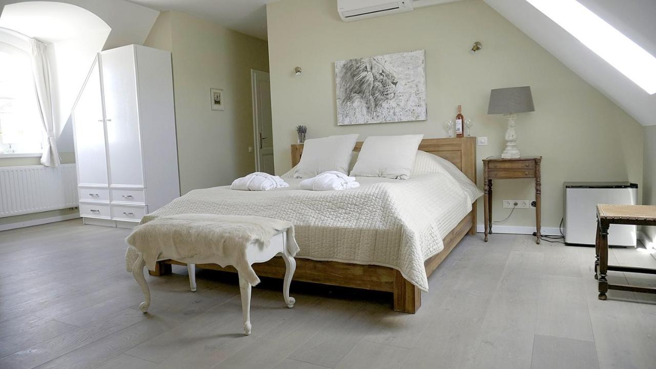 Liszkay Borkuria Hotel Monoszlo Екстериор снимка